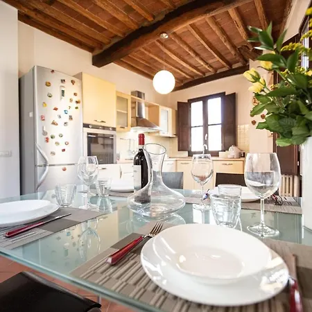 Serena Apartment, Cosy Close Center Town *
