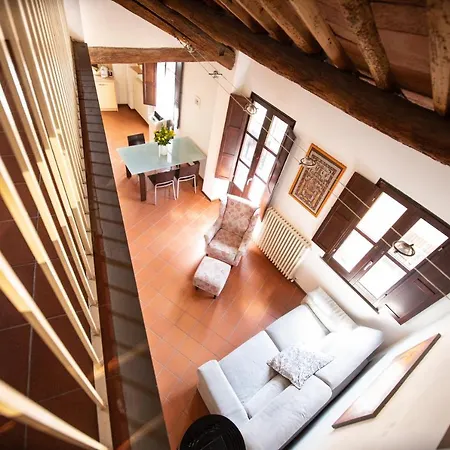 Serena Apartment, Cosy Close Center Town Lucca