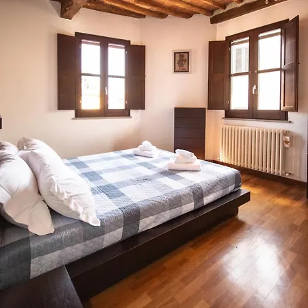 Serena Apartment, Cosy Close Center Town *