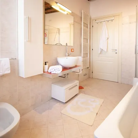 Serena Apartment, Cosy Close Center Town Apartment *