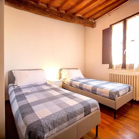 Serena Apartment, Cosy Close Center Town Lukka