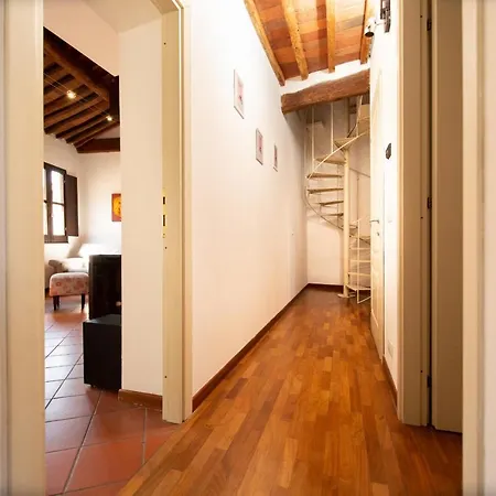 Serena Apartment, Cosy Close Center Town Apartament